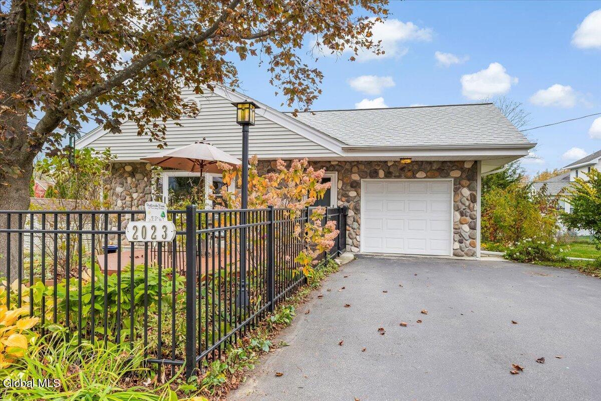 2023 Mc Clellan Street Schenectady, NY 12308 - Photo 31 of 33 30-IMG_8105