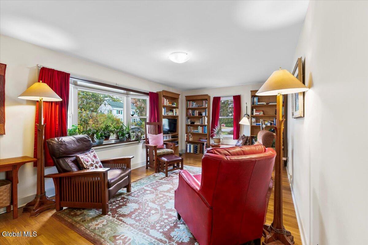 2023 Mc Clellan Street Schenectady, NY 12308 - Photo 9 of 33 16-IMG_7806