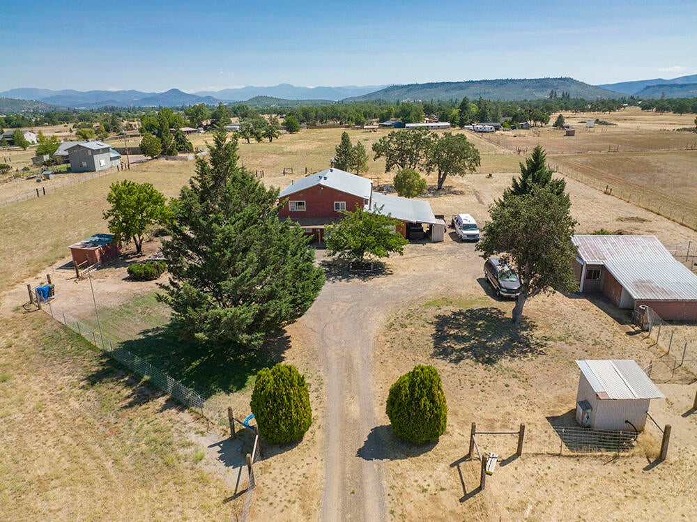 4691 Beagle Road White City, OR 97503 - Photo 38 of 67 38