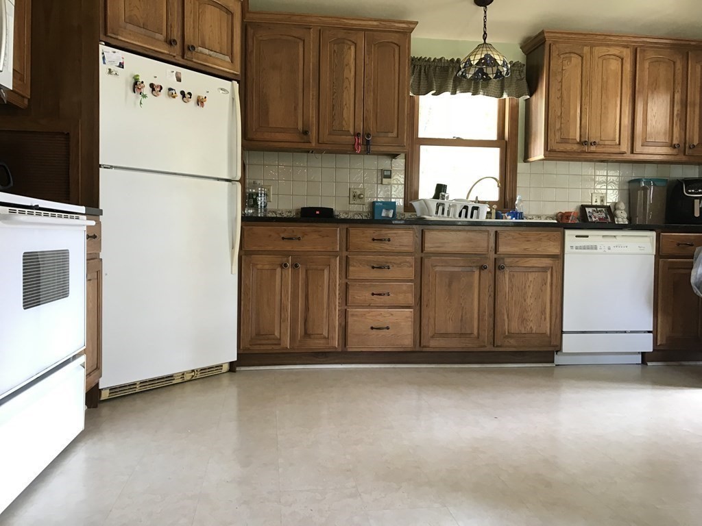 729 Podunk Road East Brookfield, MA 01515 - Photo 10 of 42