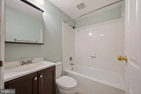 $320,000 | 11709 Ashworth Court, Germantown, MD 20876