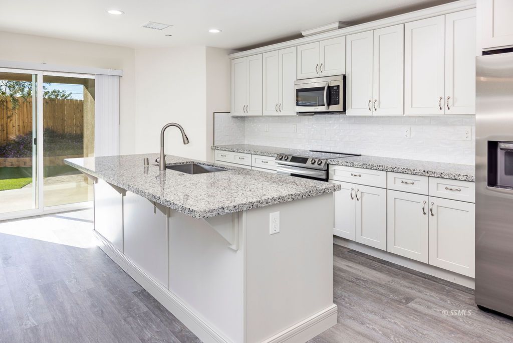 1633 Mayo Street Ridgecrest, CA 93555 - Photo 13 of 36