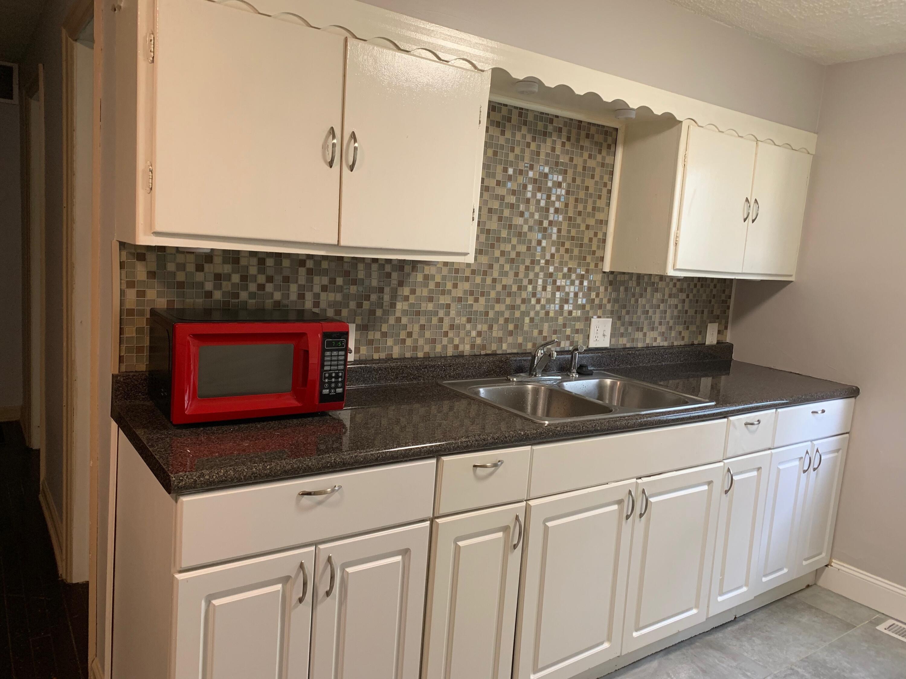 303 Derrer Road Columbus, OH 43204 - Photo 3 of 10 2