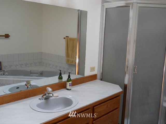 3928 South Bay Road Northeast Olympia, WA 98516 - Photo 11 of 24 Gallery Image 11