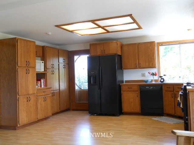 3928 South Bay Road Northeast Olympia, WA 98516 - Photo 9 of 24 Gallery Image 9