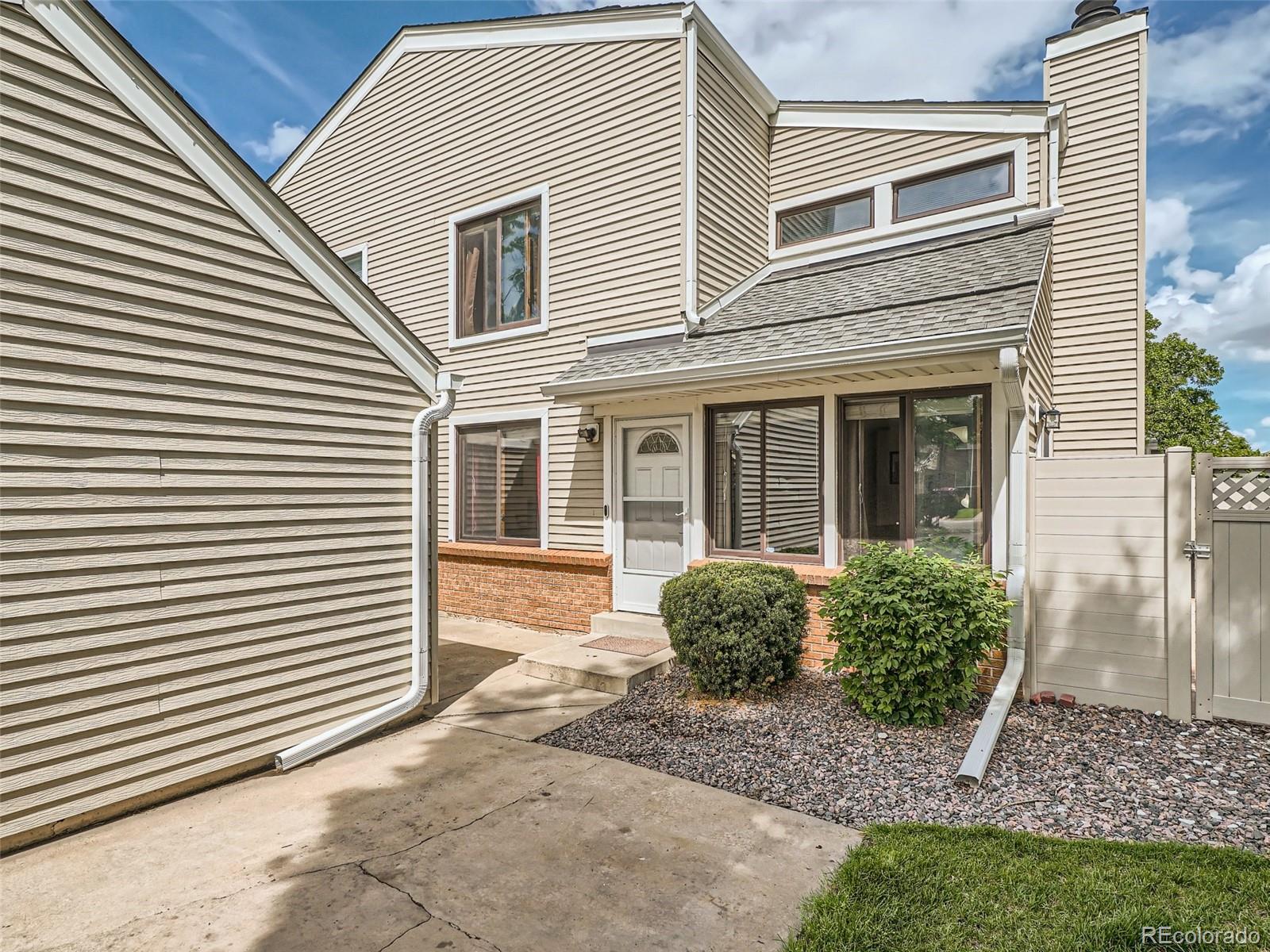 11868 Jackson Circle Thornton, CO 80233 - Photo 3 of 28