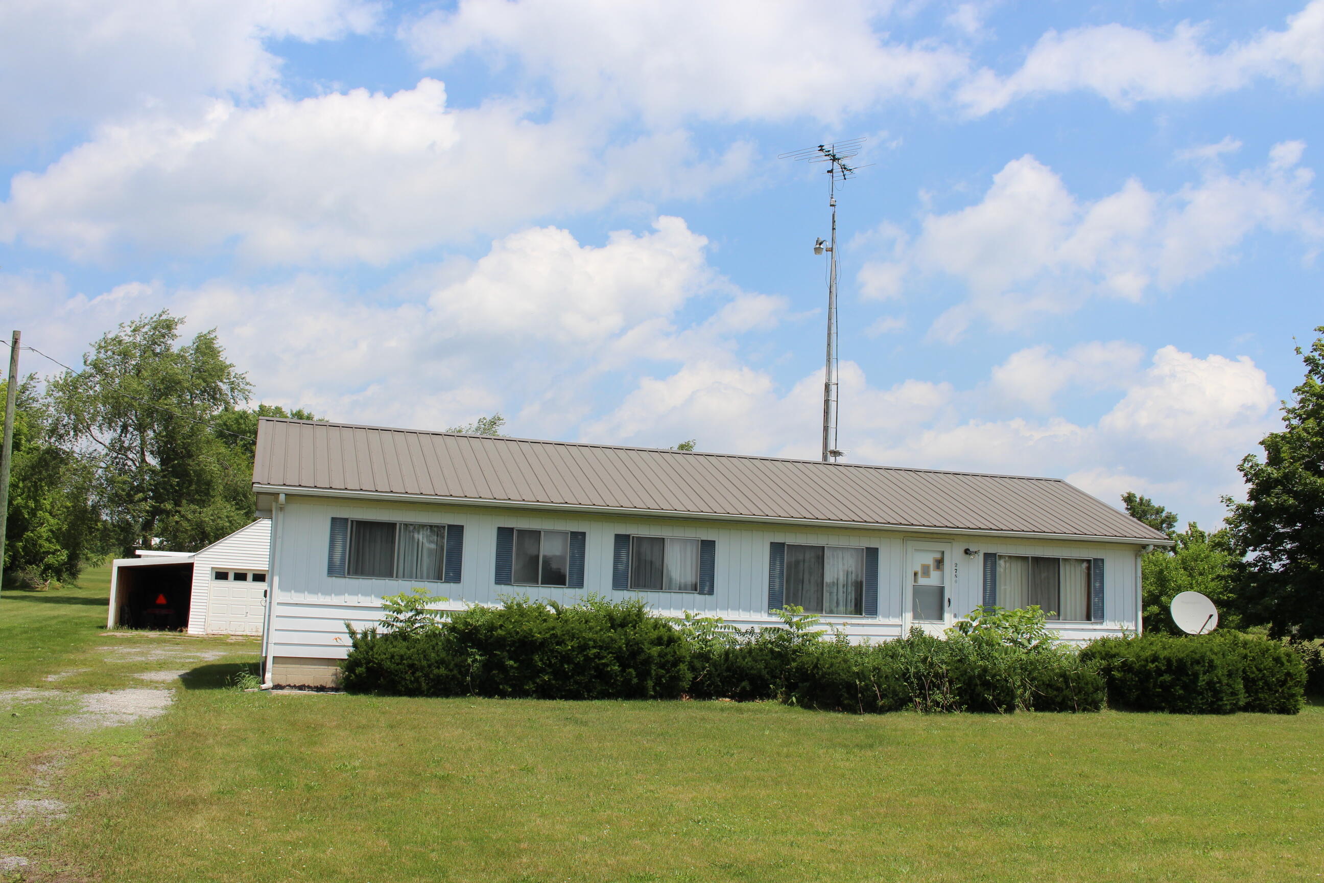 2786 Dinius Road Tecumseh, MI 49286 - Photo 2 of 49 IMG_0852