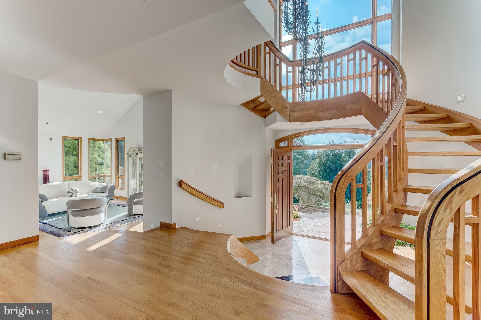 16524 York Road Monkton, MD 21111 - Photo 5 of 33 a view of an entryway with wooden floor