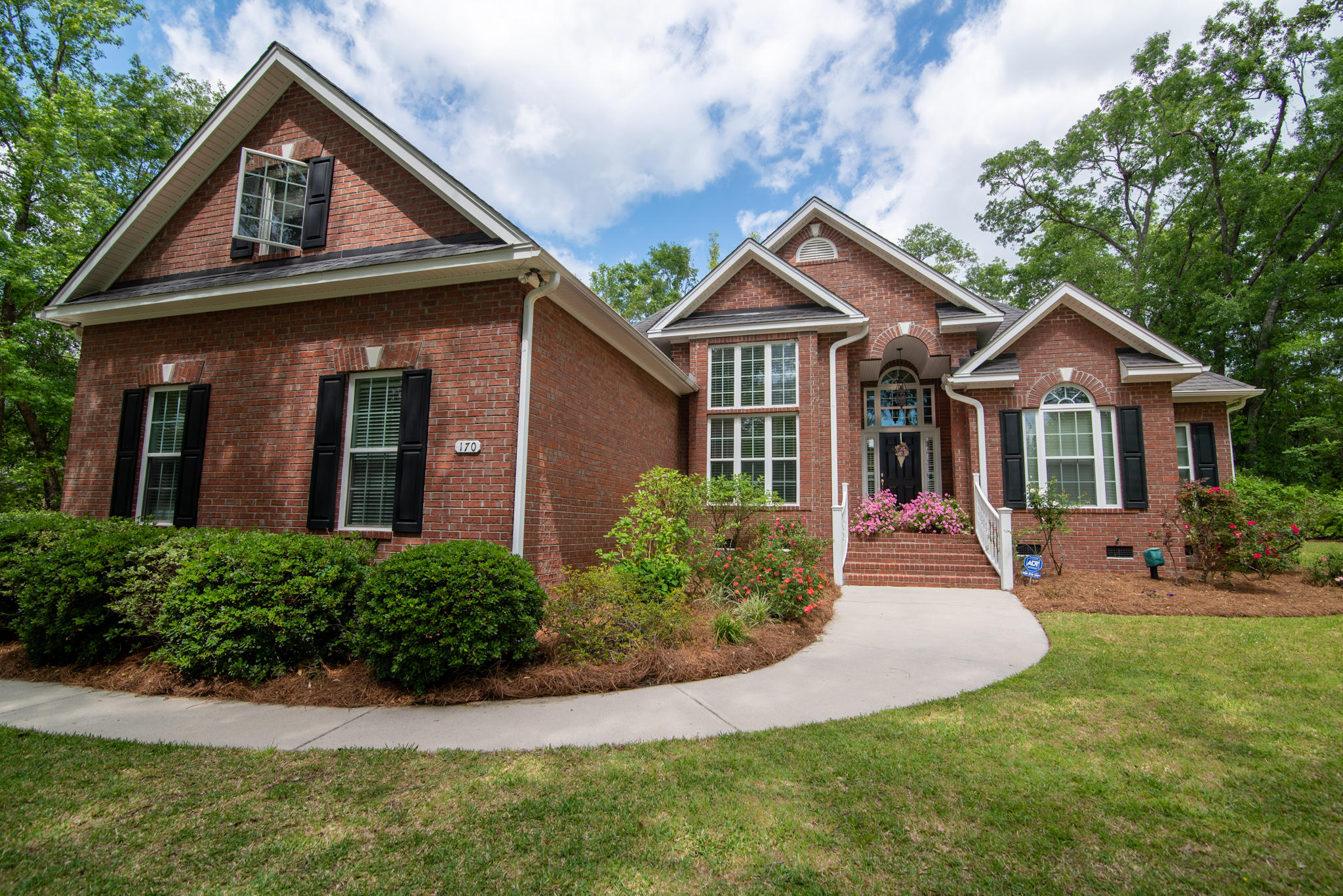 170 Scalybark Road Summerville, SC 29485 - Photo 6 of 68 170 Scalybark 3