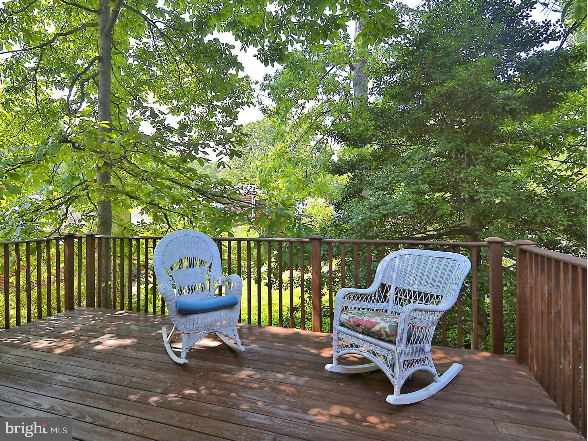 209 MacArthur Road Alexandria, VA 22305 - Photo 9 of 26 a garden view with a seating space