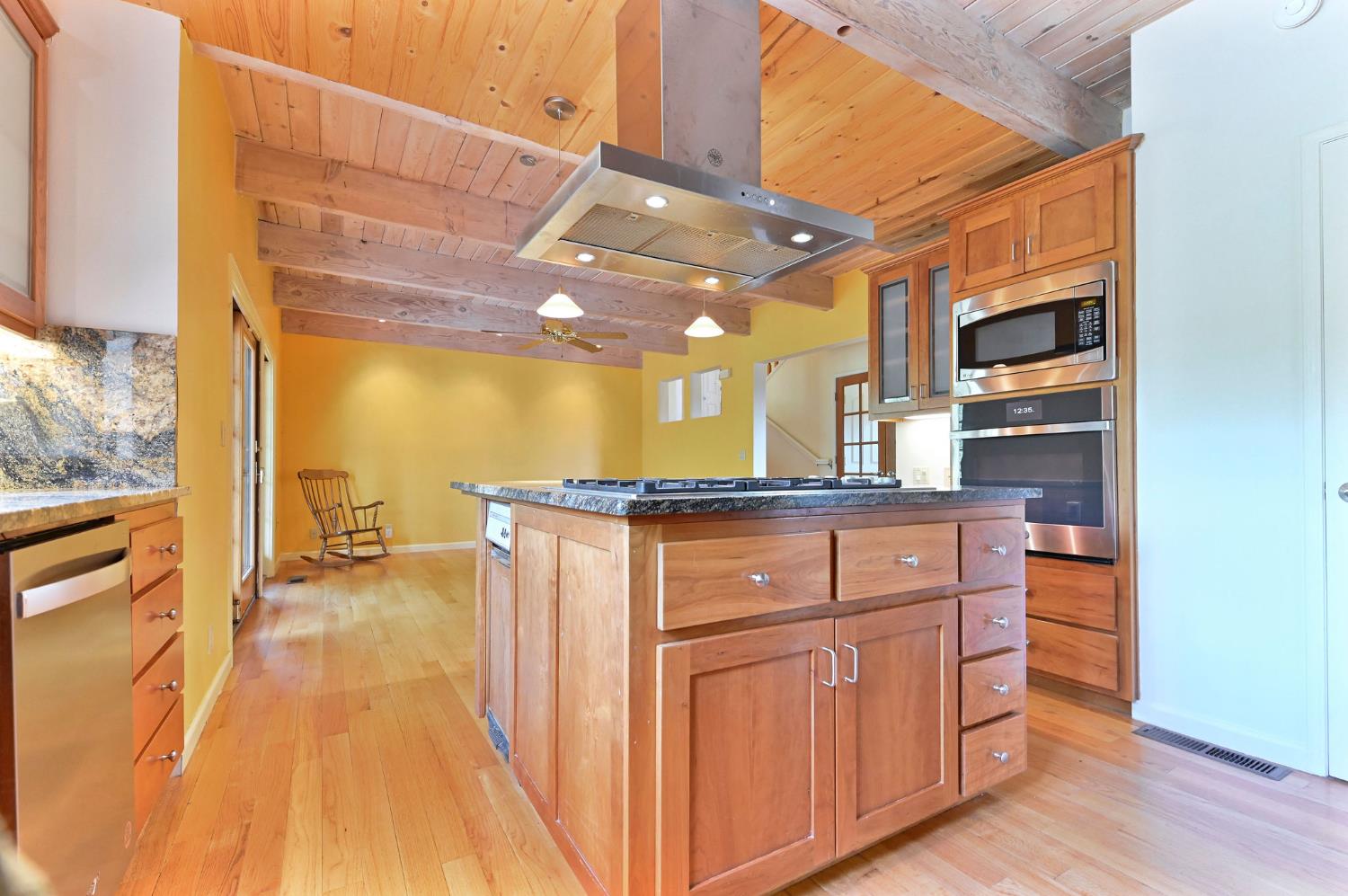 472 Redbud Court Murphys, CA 95247 - Photo 12 of 91