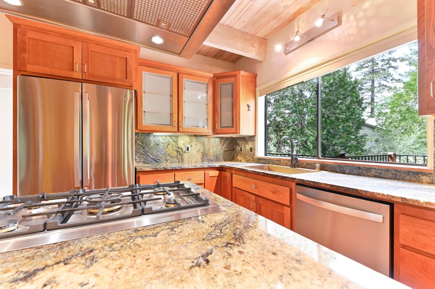 472 Redbud Court Murphys, CA 95247 - Photo 14 of 91