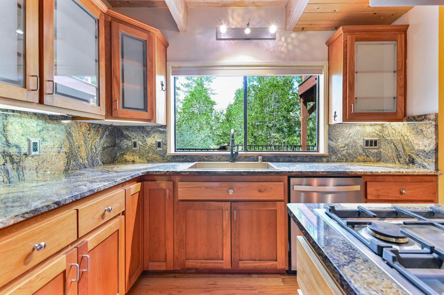 472 Redbud Court Murphys, CA 95247 - Photo 5 of 91