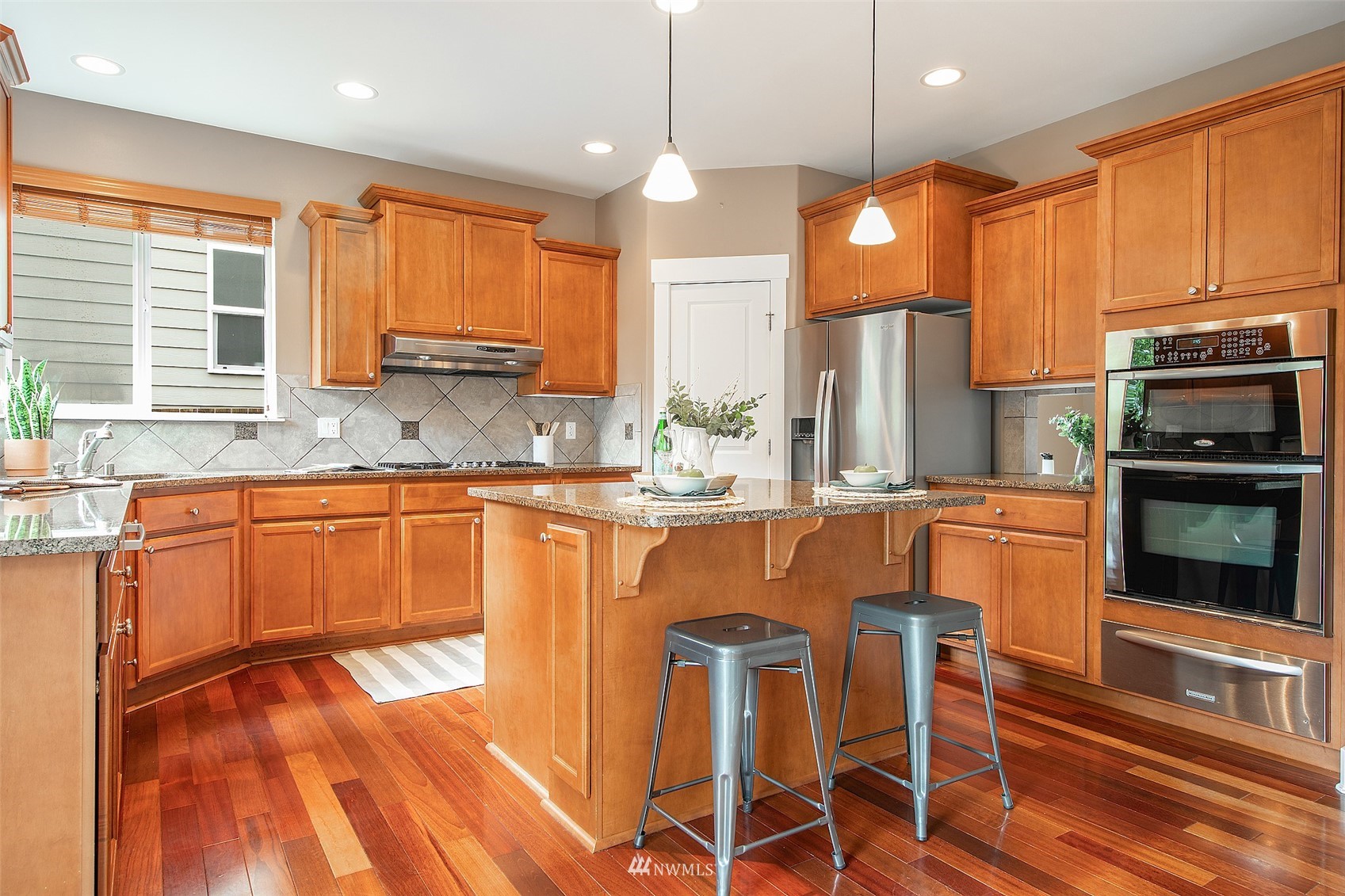 5271 Northeast 7th Place Renton, WA 98059 - Photo 8 of 38 Gallery Image 8