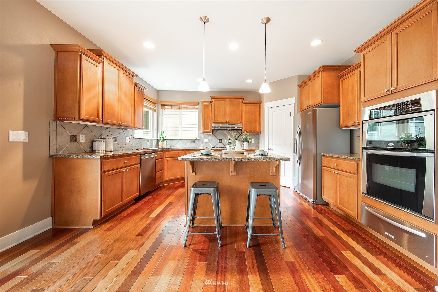 5271 Northeast 7th Place Renton, WA 98059 - Photo 10 of 38 Gallery Image 10