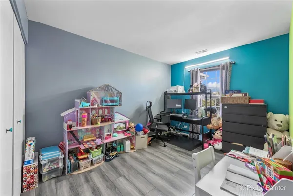 $2,700 | 3302 Bromley Lane, Aurora, IL 60502