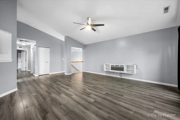 $2,700 | 3302 Bromley Lane, Aurora, IL 60502
