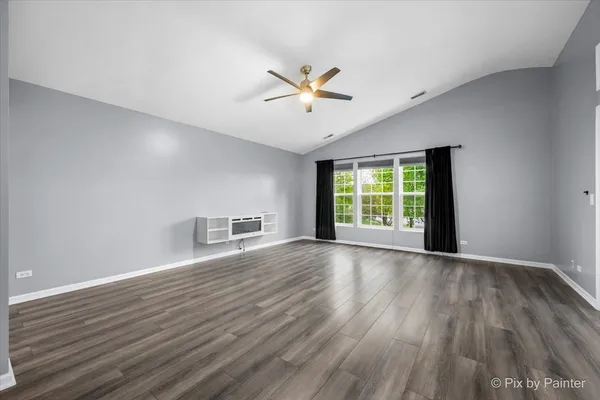 $2,700 | 3302 Bromley Lane, Aurora, IL 60502