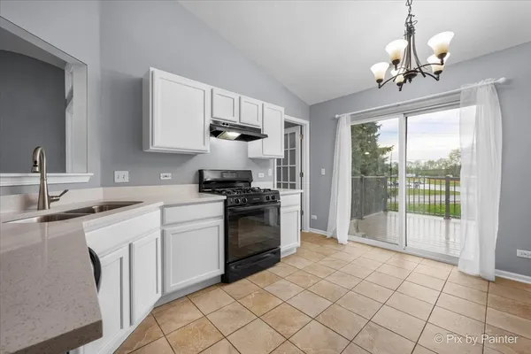 $2,700 | 3302 Bromley Lane, Aurora, IL 60502