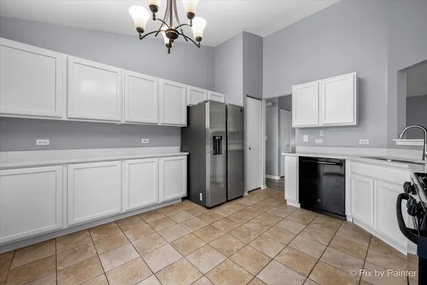 $2,700 | 3302 Bromley Lane, Aurora, IL 60502