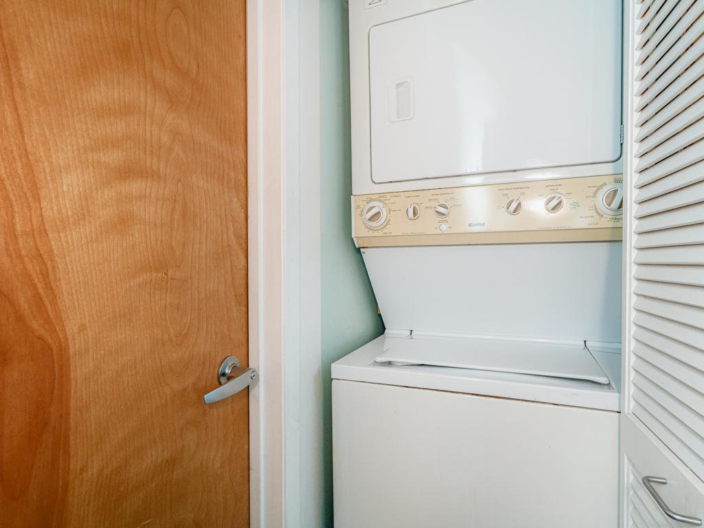 1727 South Indiana Avenue, Unit 324 Chicago, IL 60616 - Photo 20 of 35 a close up view of washer and dryer