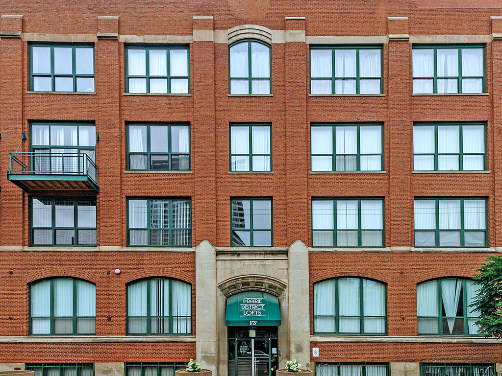 1727 South Indiana Avenue, Unit 324 Chicago, IL 60616 - Photo 2 of 35 front view of a building