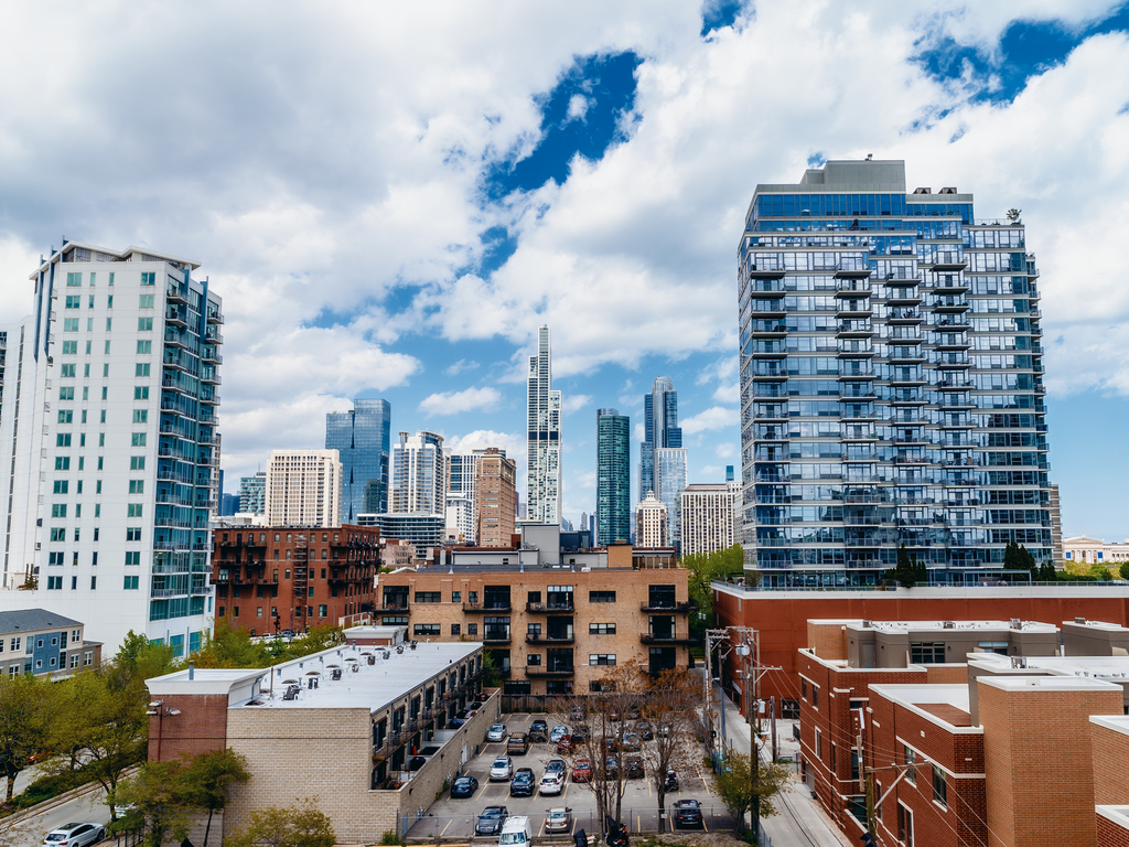 1727 South Indiana Avenue, Unit 324 Chicago, IL 60616 - Photo 28 of 35 a picture of city view