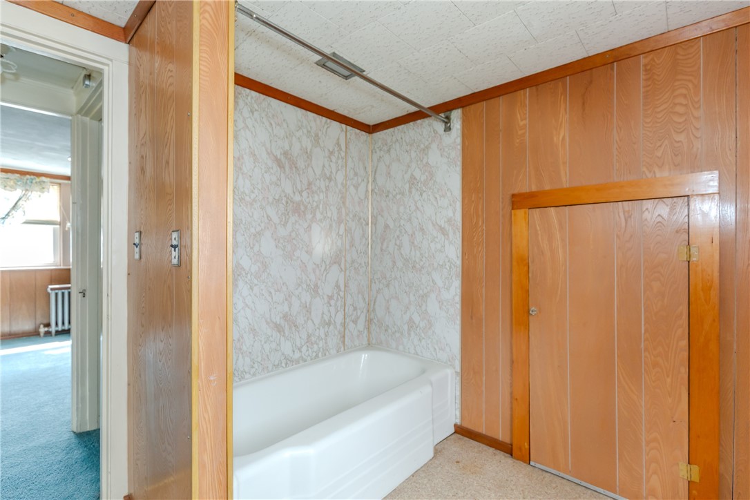 190 Wendell Road Warwick, RI 02888 - Photo 23 of 24 Second floor bath