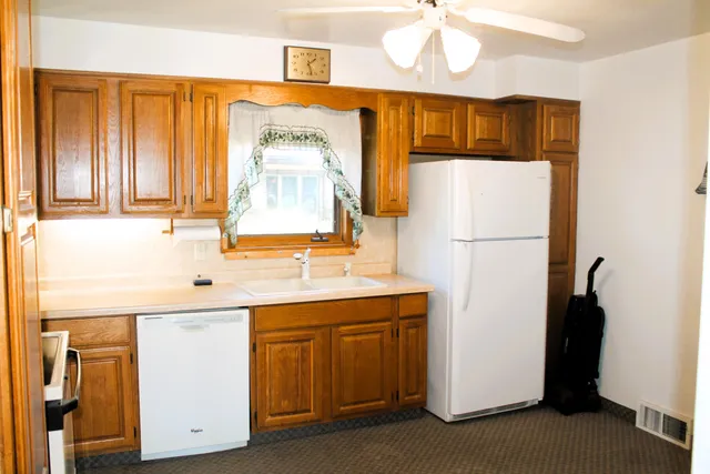 $224,900 | 2924 South Avenue, La Crosse, WI 54601