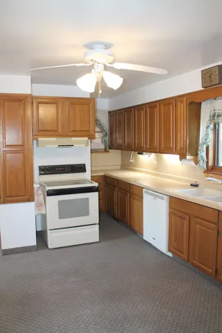 $224,900 | 2924 South Avenue, La Crosse, WI 54601