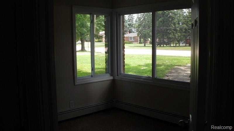 2445 East Thirteen Mile Road Warren, MI 48092 - Photo 37 of 41 CIMG2342 (800x449).jpg