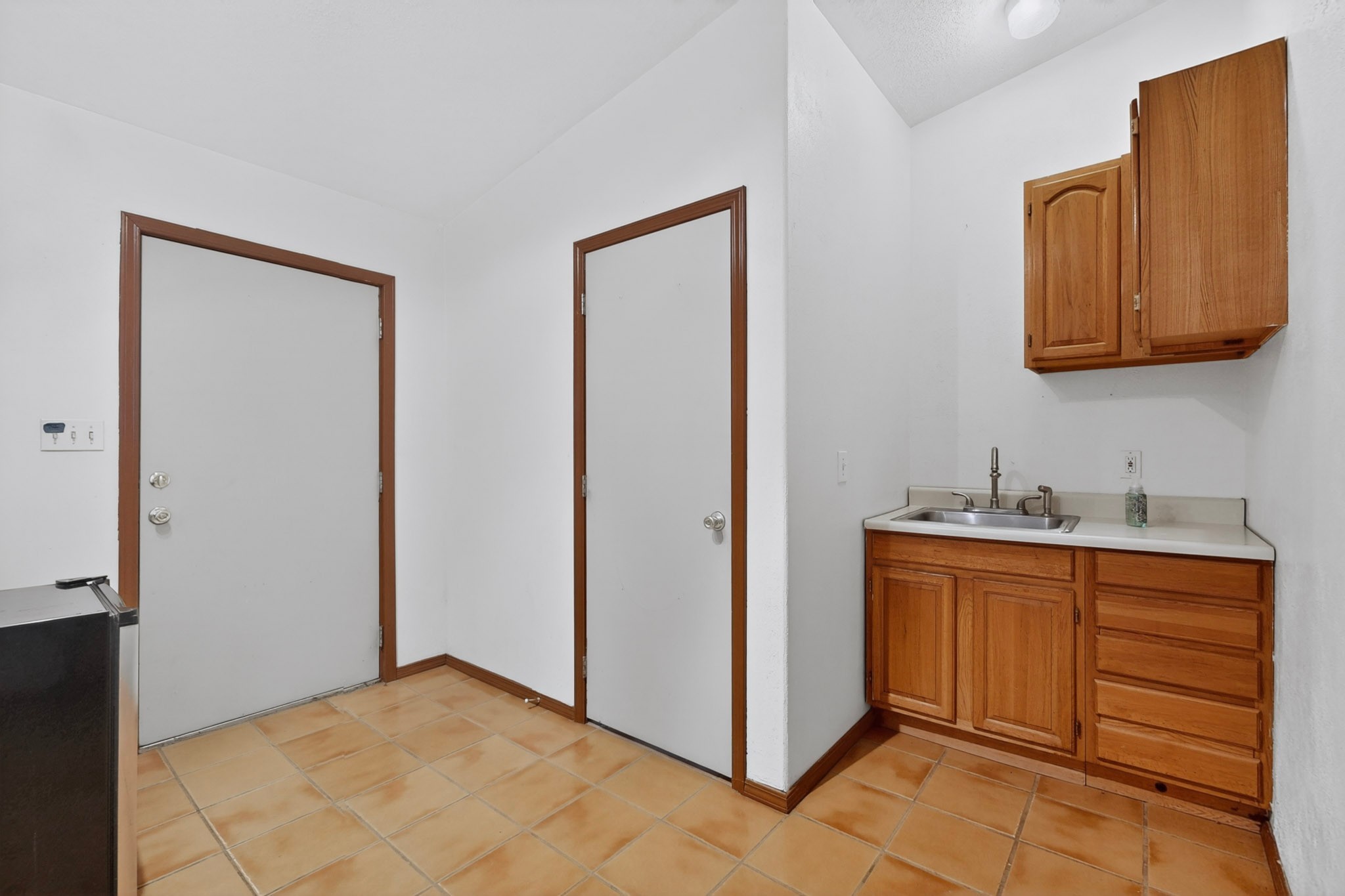 10 Blue Mesa Road Santa Fe, NM 87508 - Photo 51 of 63 Bunk room/studio sink