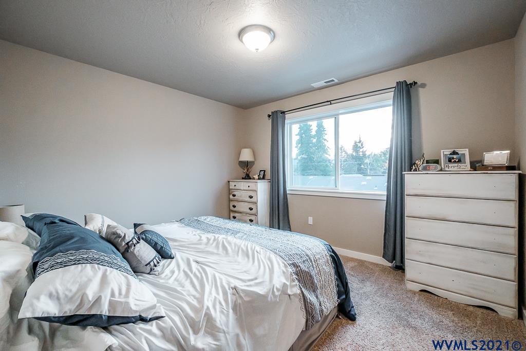 1145 South 9th Street Lebanon, OR 97355 - Photo 22 of 42