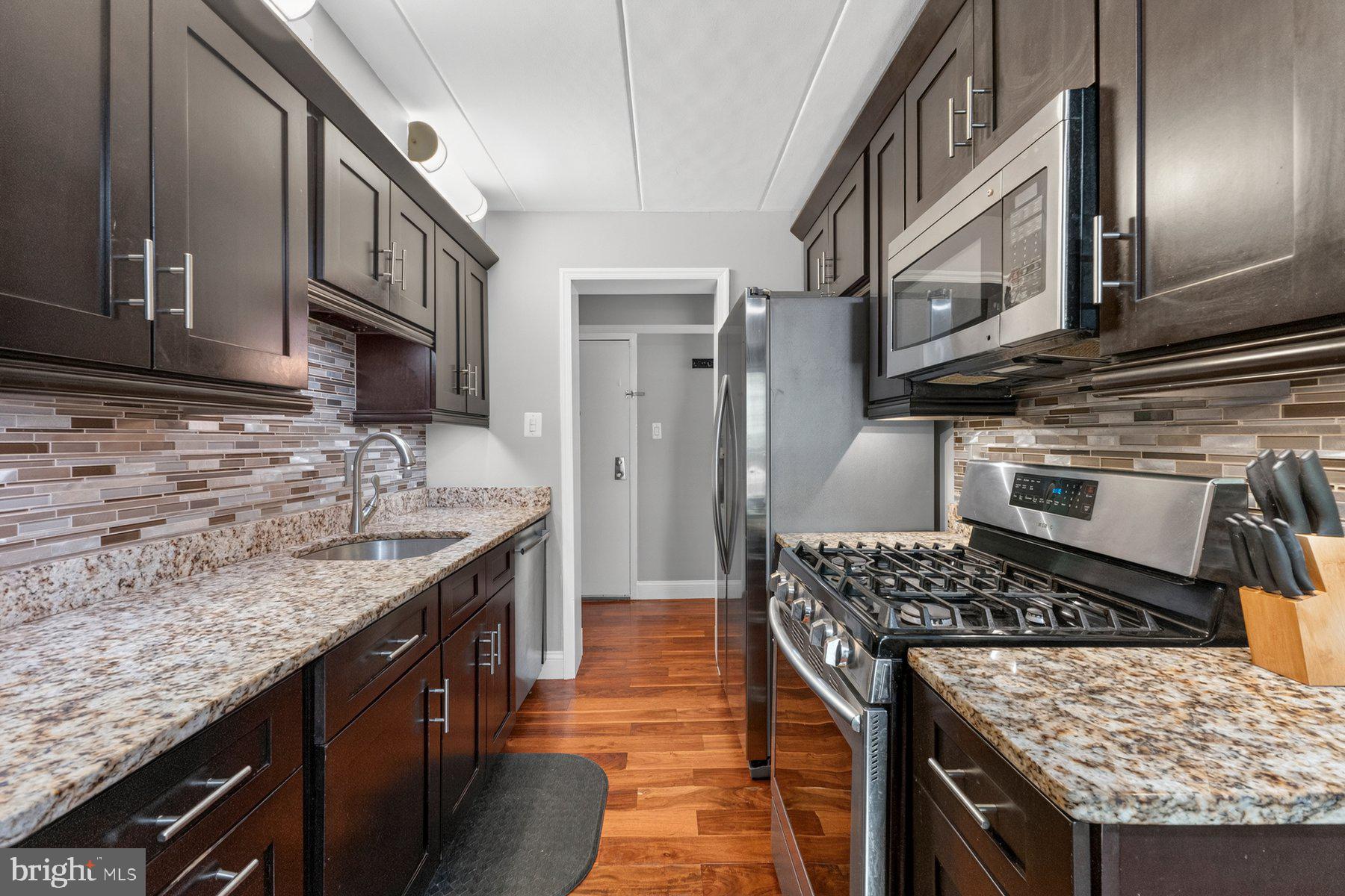 2330 Freetown Court, Unit 4/1B Reston, VA 20191 - Photo 8 of 26 Kitchen