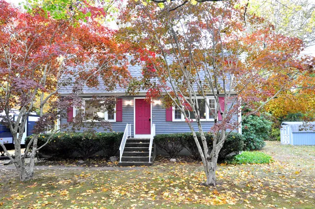 $375,000 | 10 Meadow Lane, Old Lyme, CT 06371