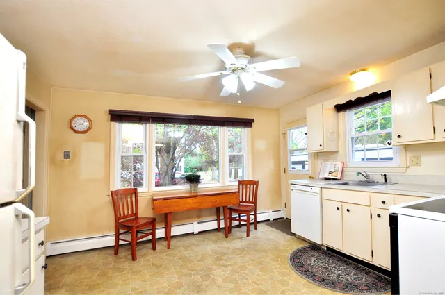 $375,000 | 10 Meadow Lane, Old Lyme, CT 06371