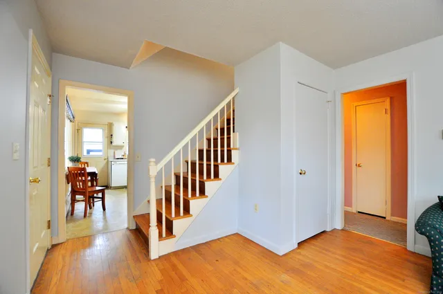 $375,000 | 10 Meadow Lane, Old Lyme, CT 06371