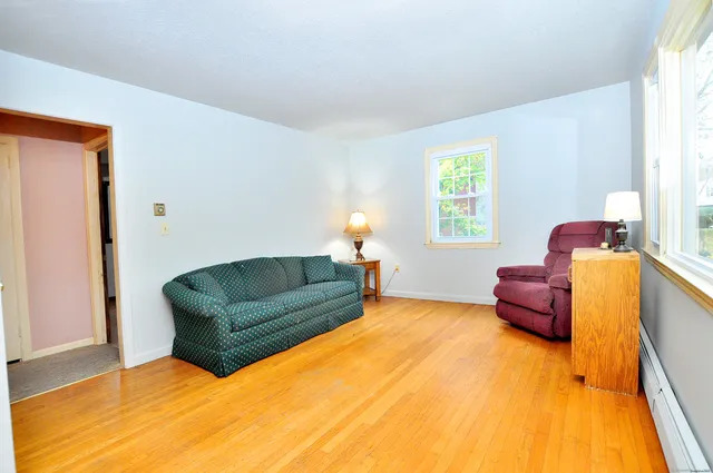 $375,000 | 10 Meadow Lane, Old Lyme, CT 06371