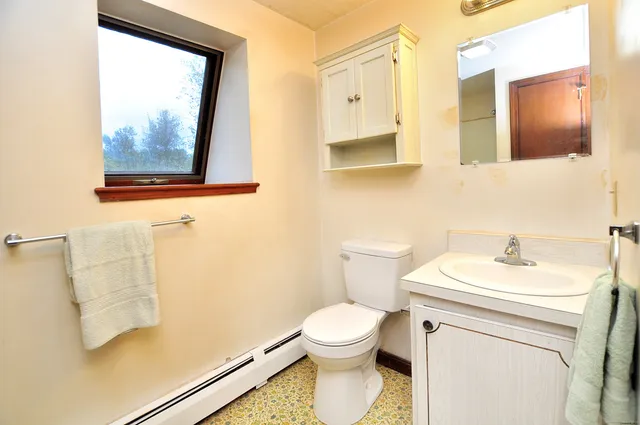 $375,000 | 10 Meadow Lane, Old Lyme, CT 06371