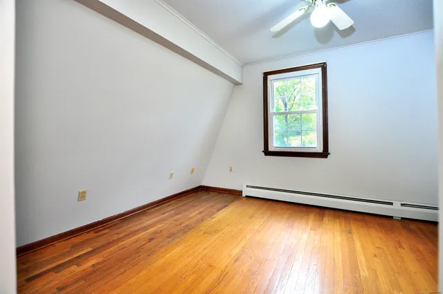 $375,000 | 10 Meadow Lane, Old Lyme, CT 06371