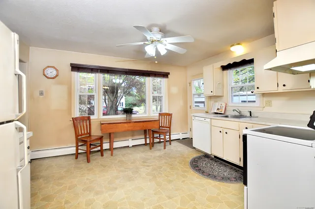 $375,000 | 10 Meadow Lane, Old Lyme, CT 06371