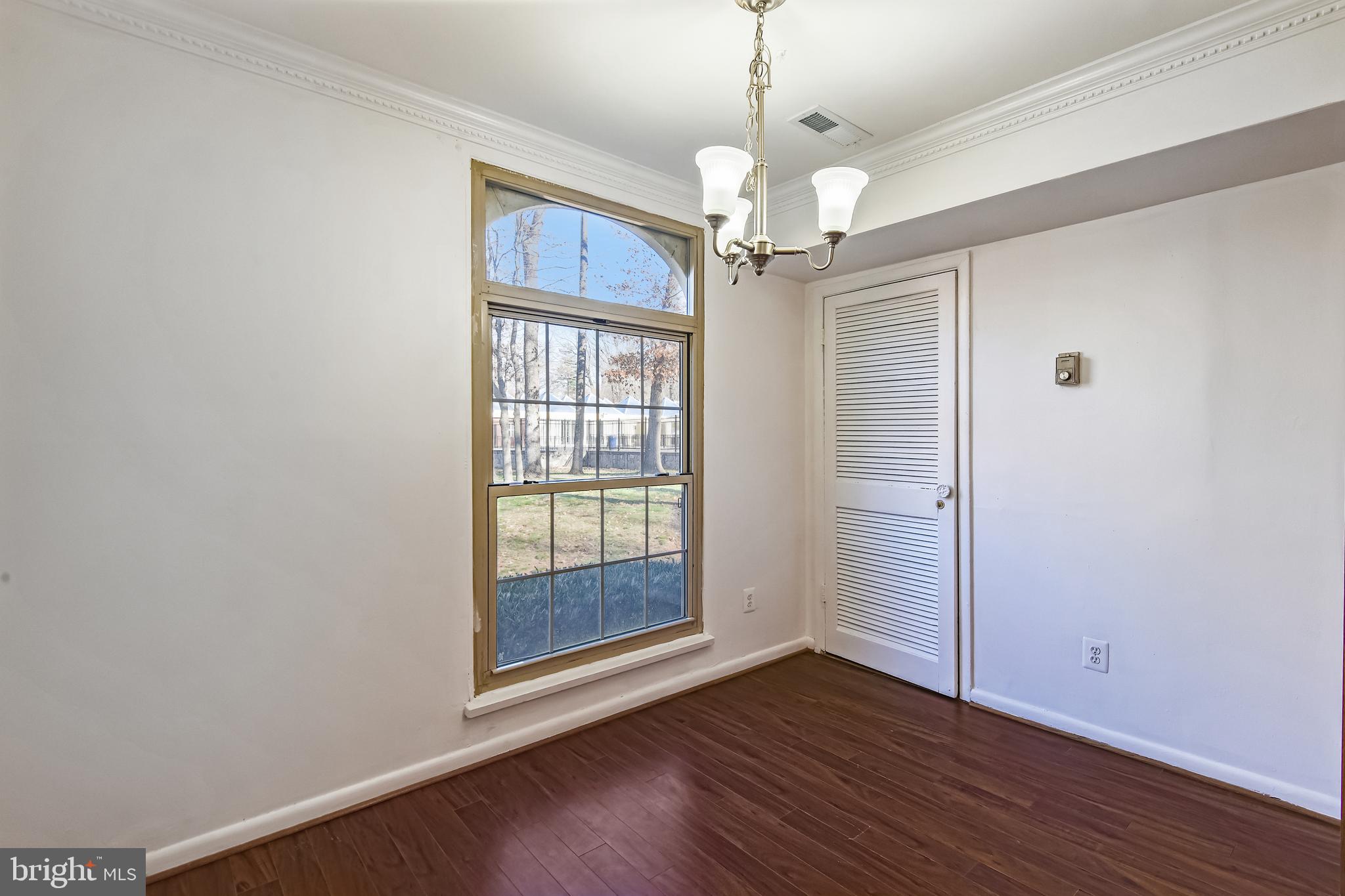 8300 Tobin Road, Unit 13 Annandale, VA 22003 - Photo 11 of 36 Breakfast Area