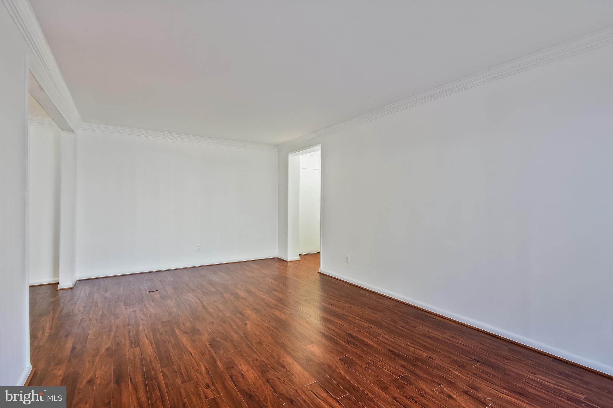 8300 Tobin Road, Unit 13 Annandale, VA 22003 - Photo 6 of 36 Living room