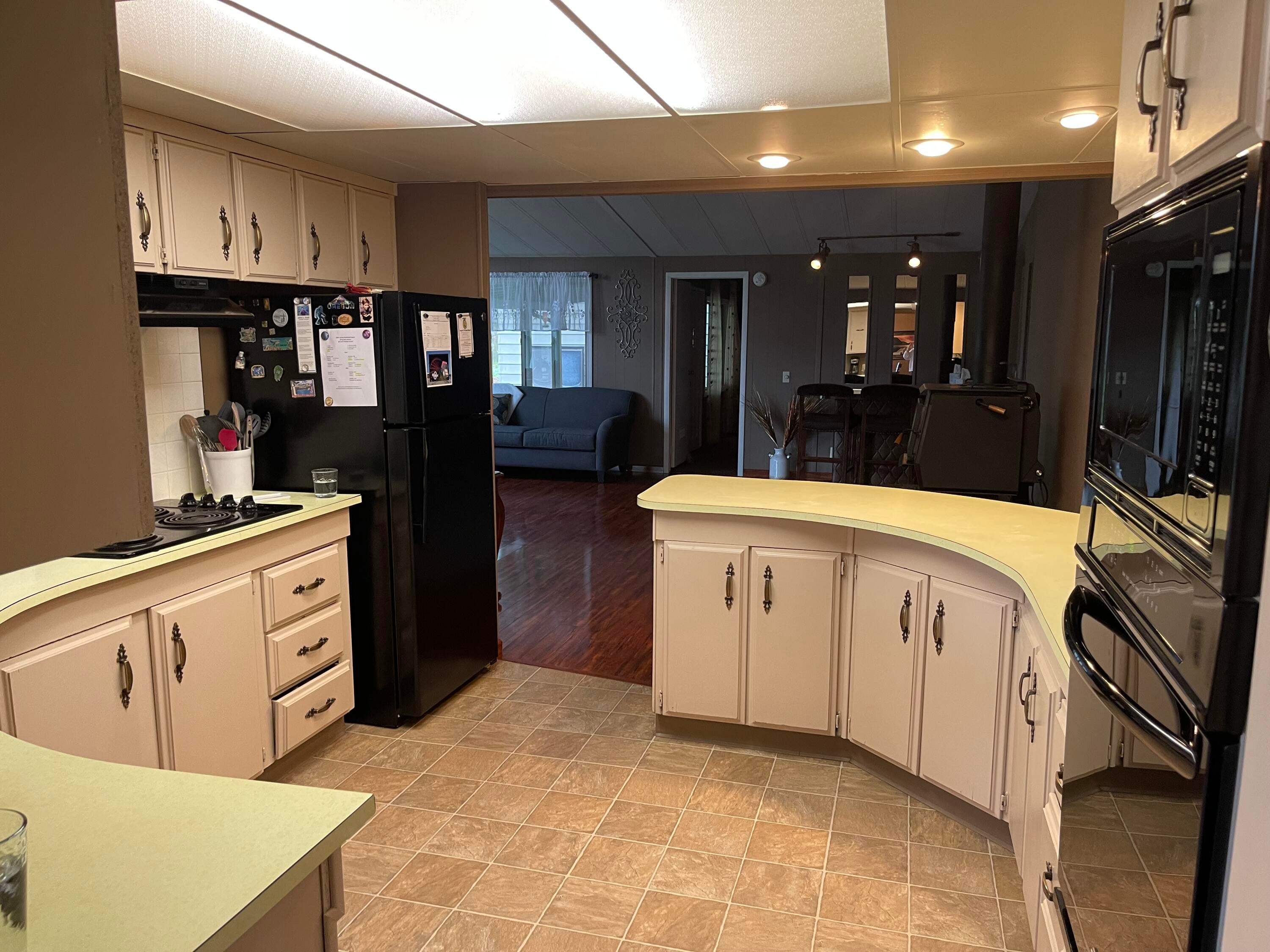489 Red Blanket Road Prospect, OR 97536 - Photo 7 of 20 Kitchen 2