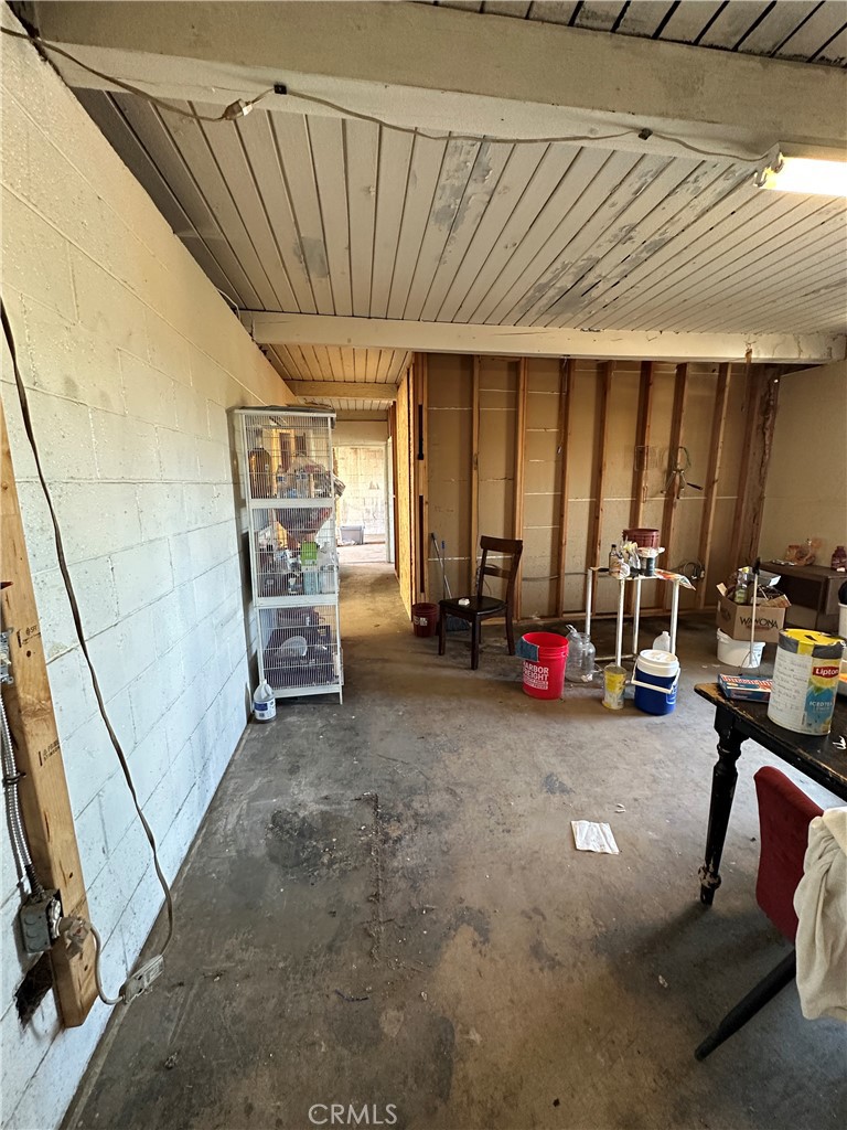 9474 Anza Trail Lucerne Valley, CA 92356 - Photo 3 of 7 a view of a room with gym equipment