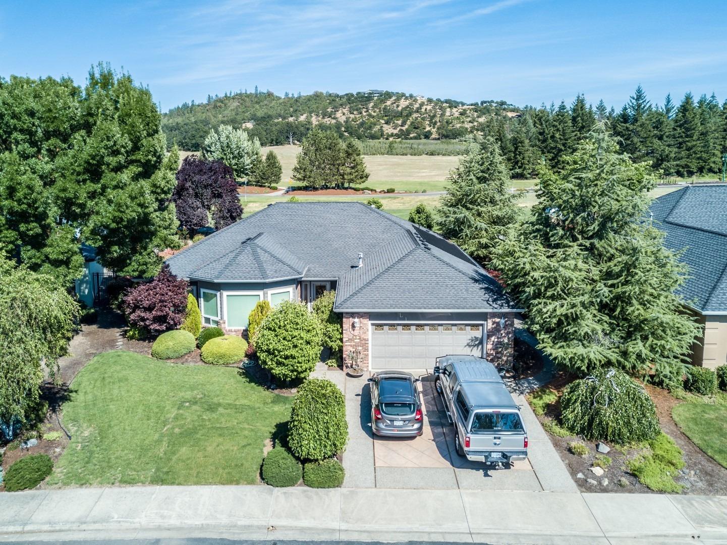 153 Keystone Way Eagle Point, OR 97524 - Photo 1 of 28 Primary Photo