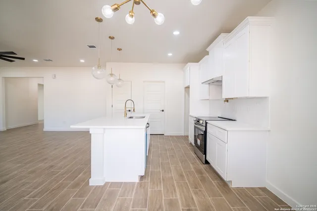 $369,990 | 15125 Norvell Street, Lytle, TX 78052