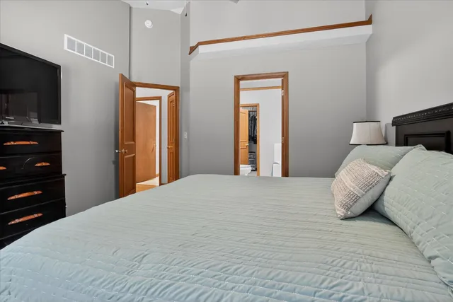 $379,900 | 10076 Heather Lake Drive, Osceola, IN 46561