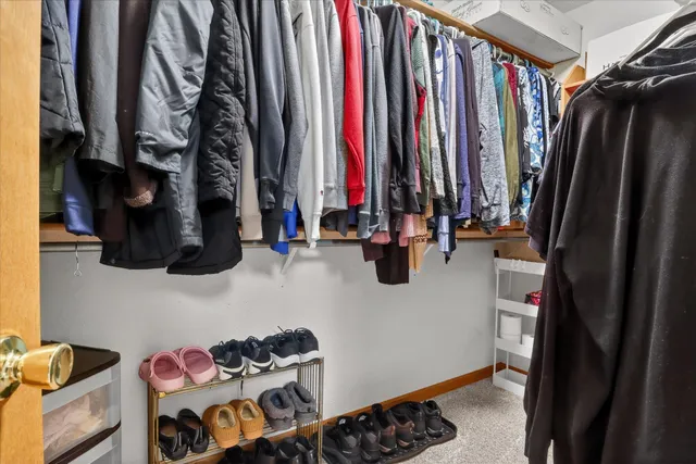 $379,900 | 10076 Heather Lake Drive, Osceola, IN 46561