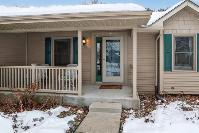 $379,900 | 10076 Heather Lake Drive, Osceola, IN 46561